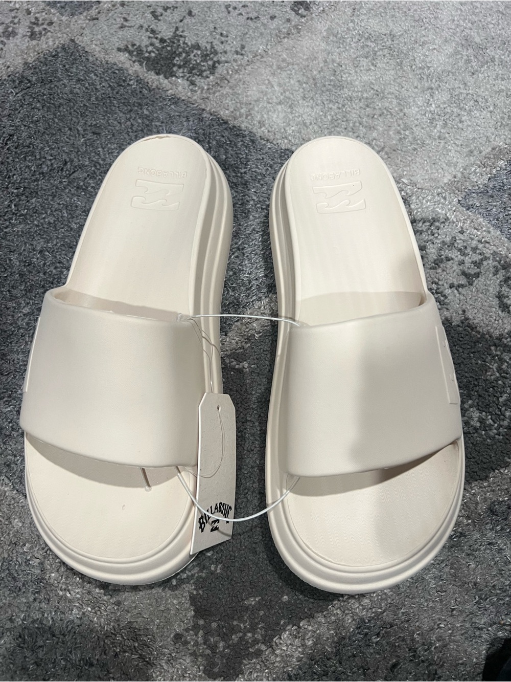 Billabong Women's Off-White Slide Sandals NWT Size 10